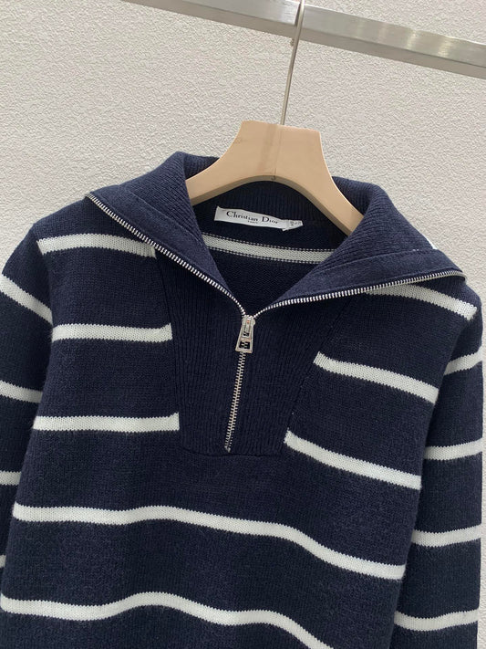 Suéter de punto con cuello azul marino