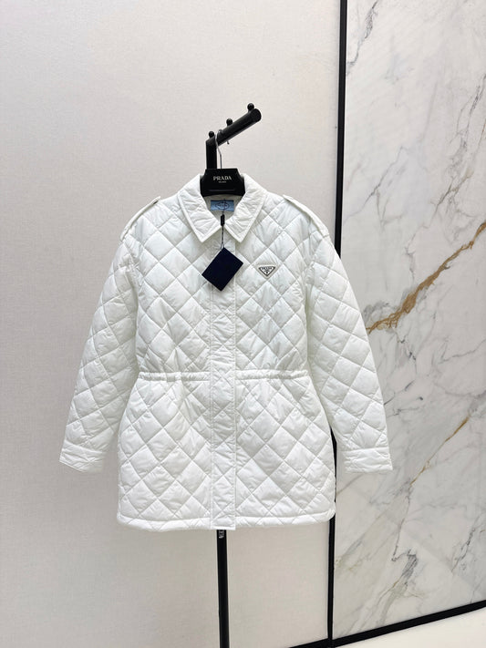 The latest double-sided diamond quilted mid-length coat for fall and winter