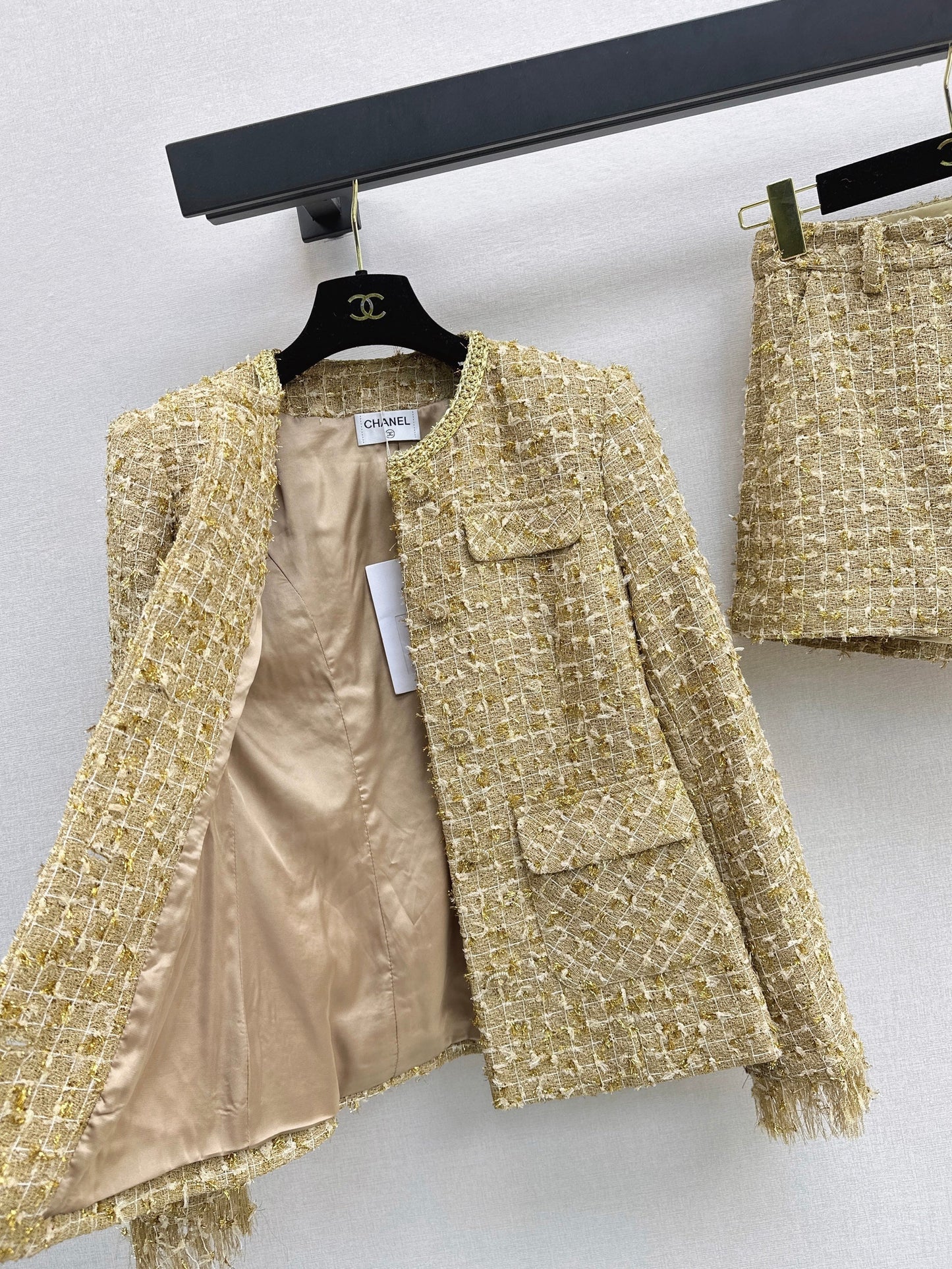 The latest autumn and winter celebrity-style tweed suit