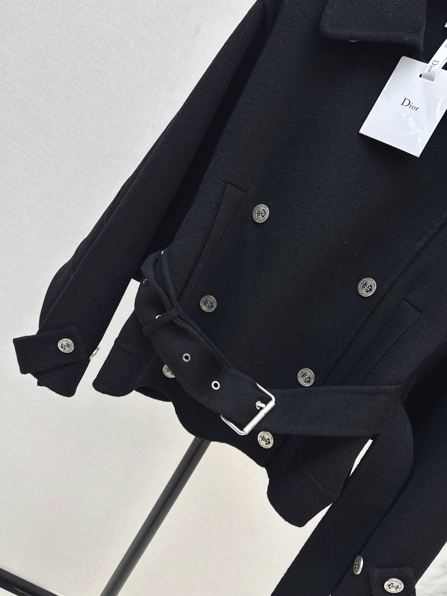 The latest double-breasted lapel short coat for autumn and winter