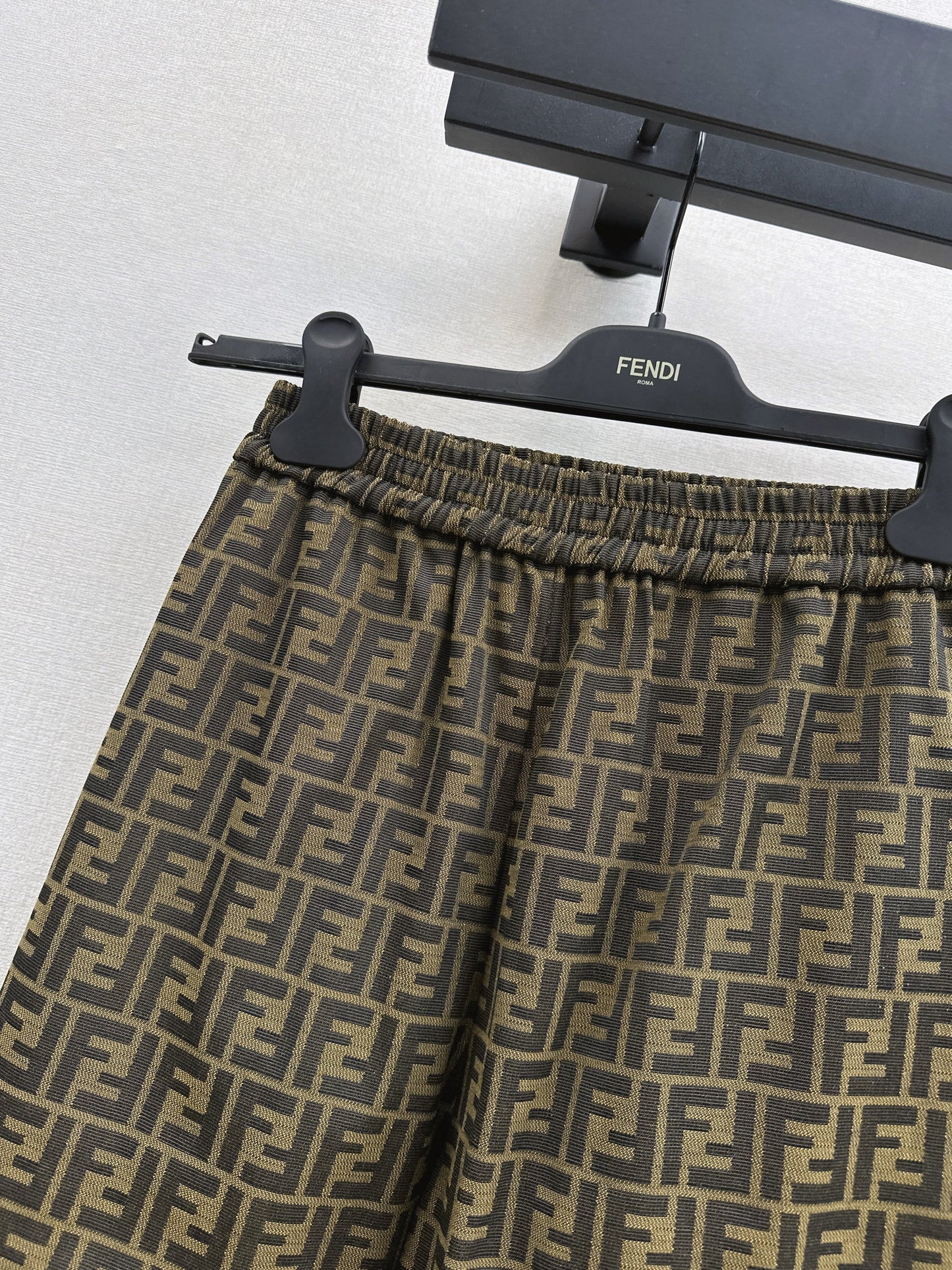 The latest fall/winter classic monogram jacquard jacket and trousers.