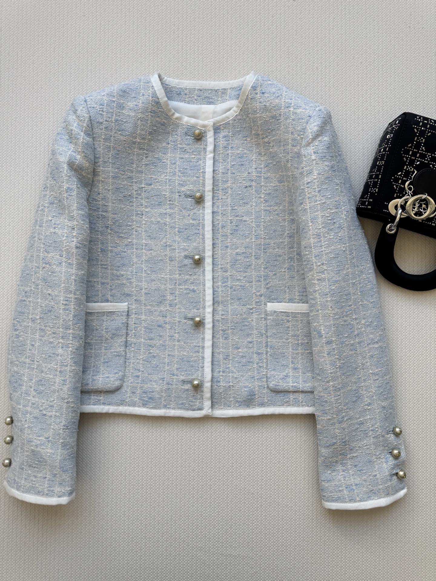 New limited edition Glacier Blue rattan check classic boxy round-neck blazer.