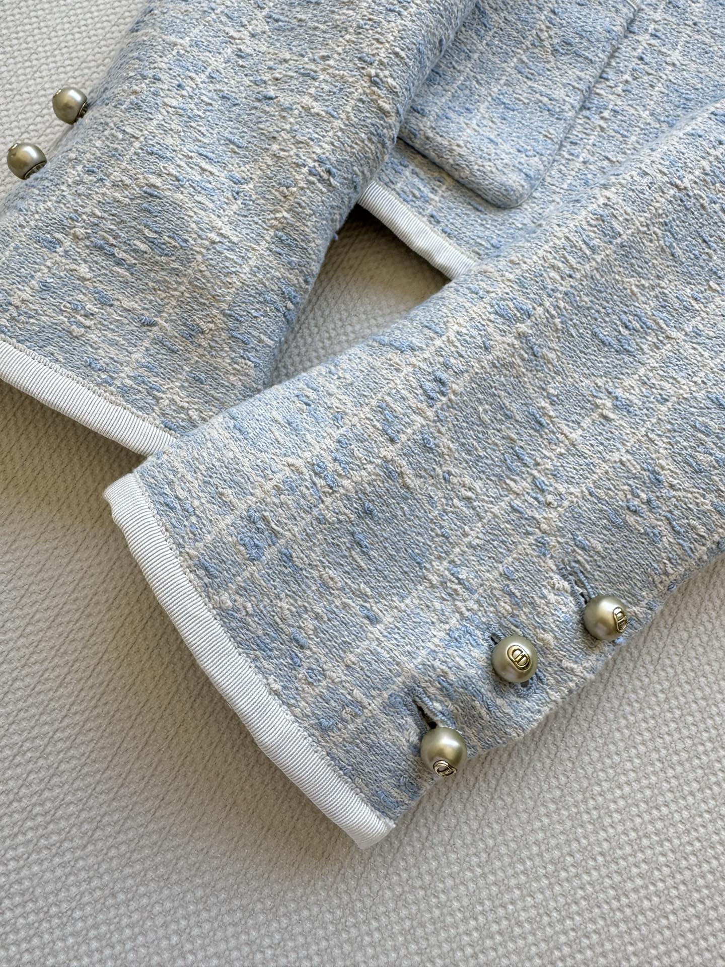 New limited edition Glacier Blue rattan check classic boxy round-neck blazer.