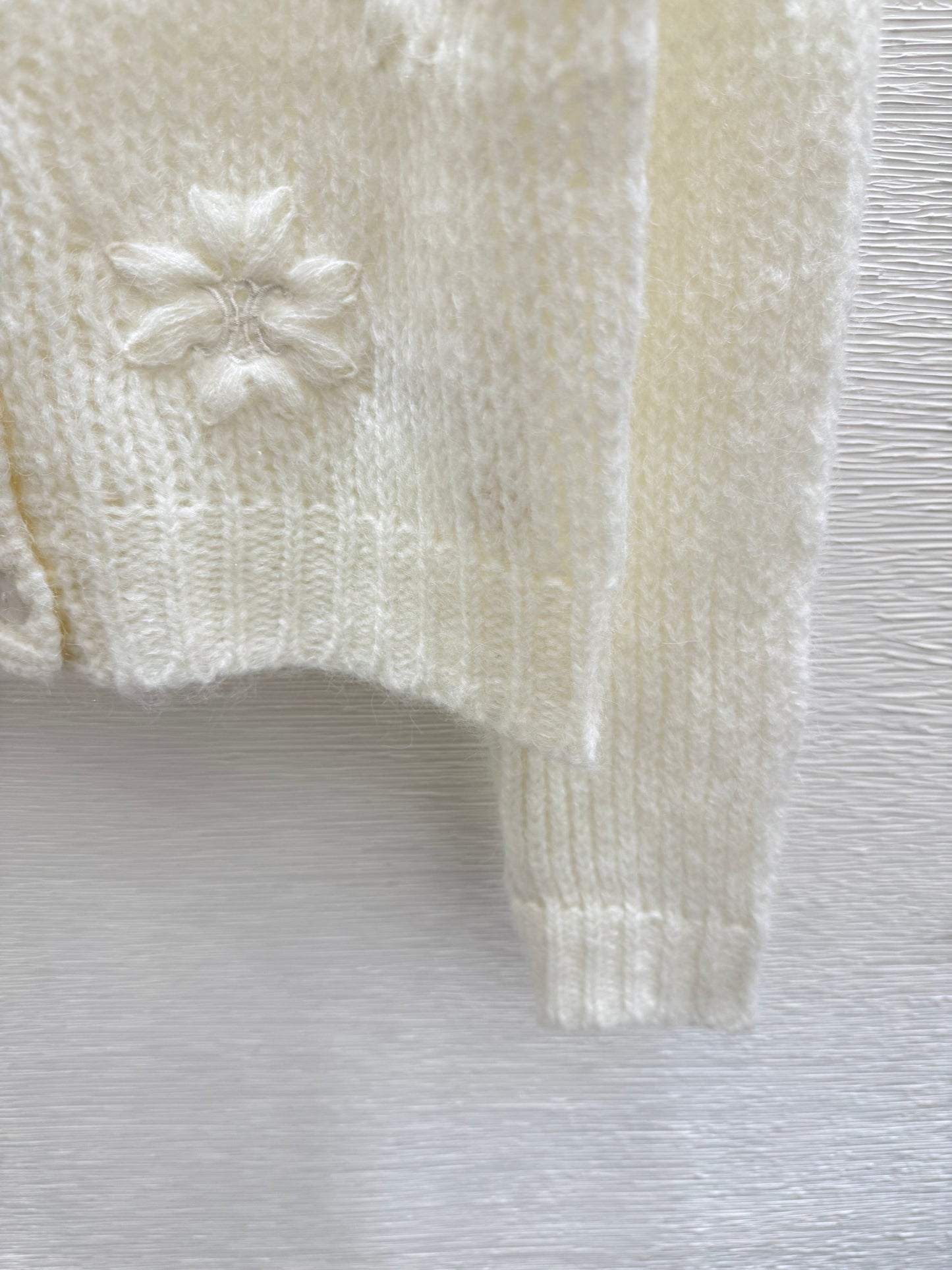 New Early Autumn 3D Floral Letter Embroidery Knitted Long Sleeve Cardigan