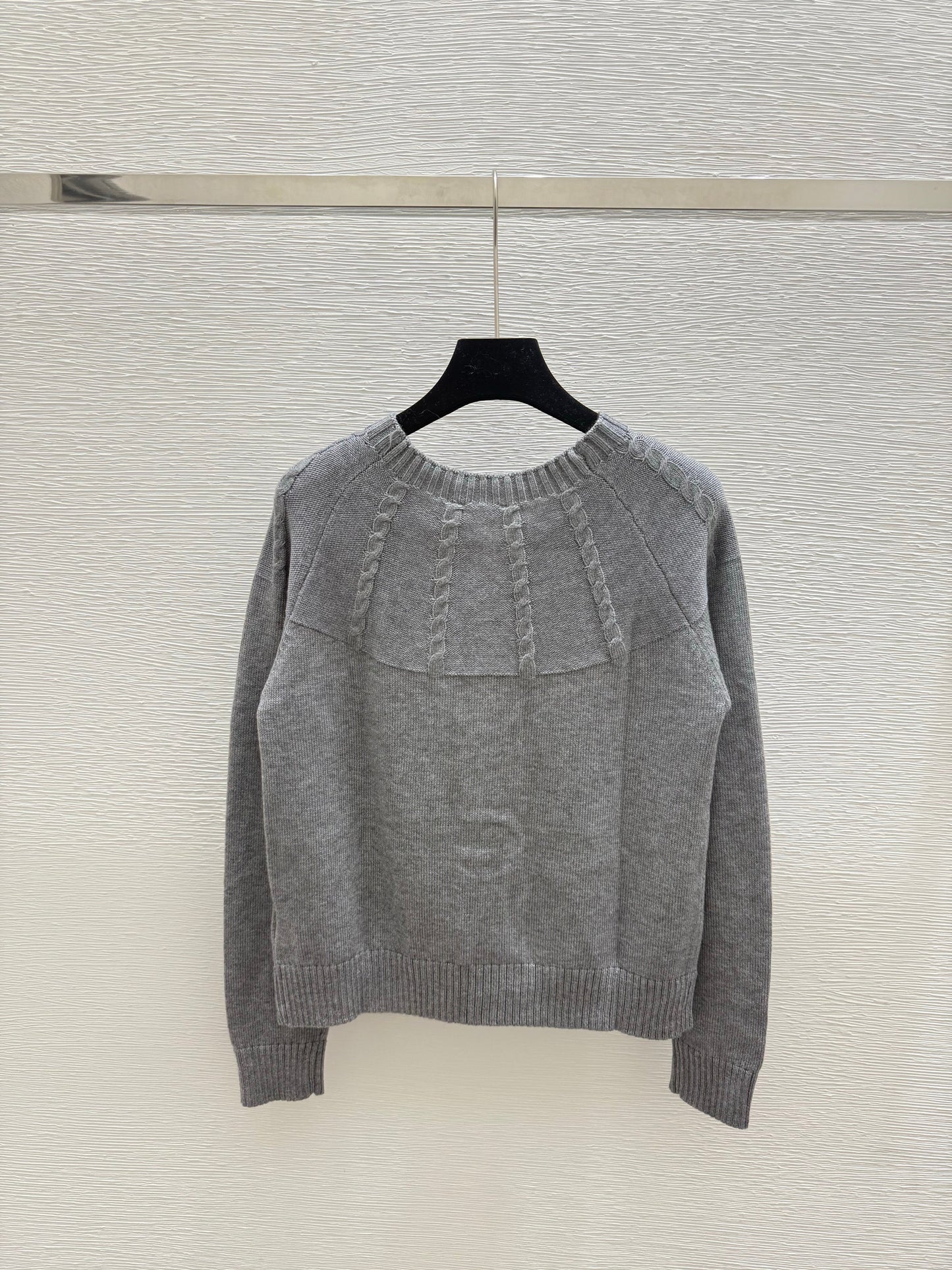 New Early Autumn Solid Color Simple Round Neck Knitted Long Sleeve Cardigan