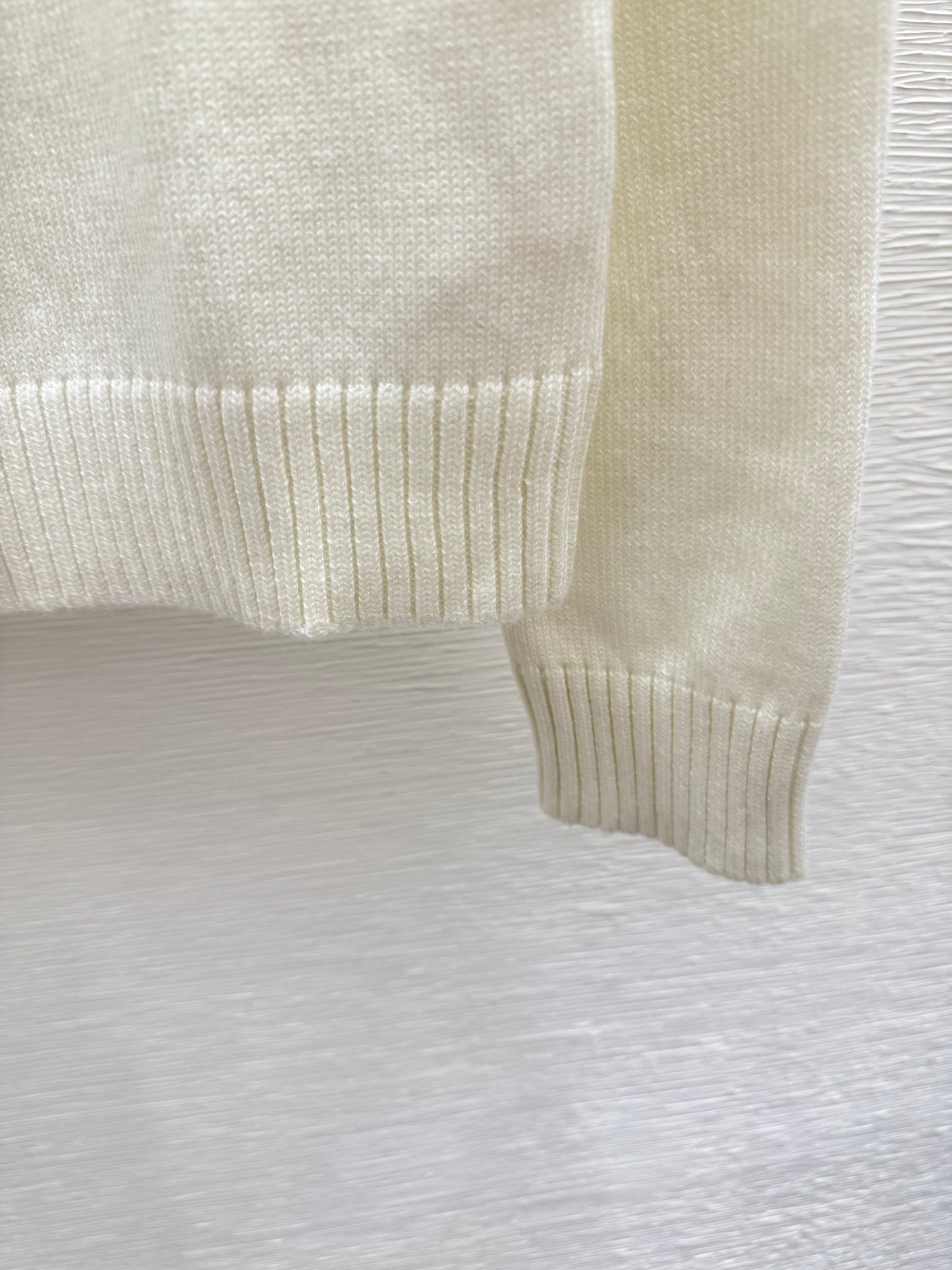 New Early Autumn Solid Color Simple Round Neck Knitted Long Sleeve Cardigan