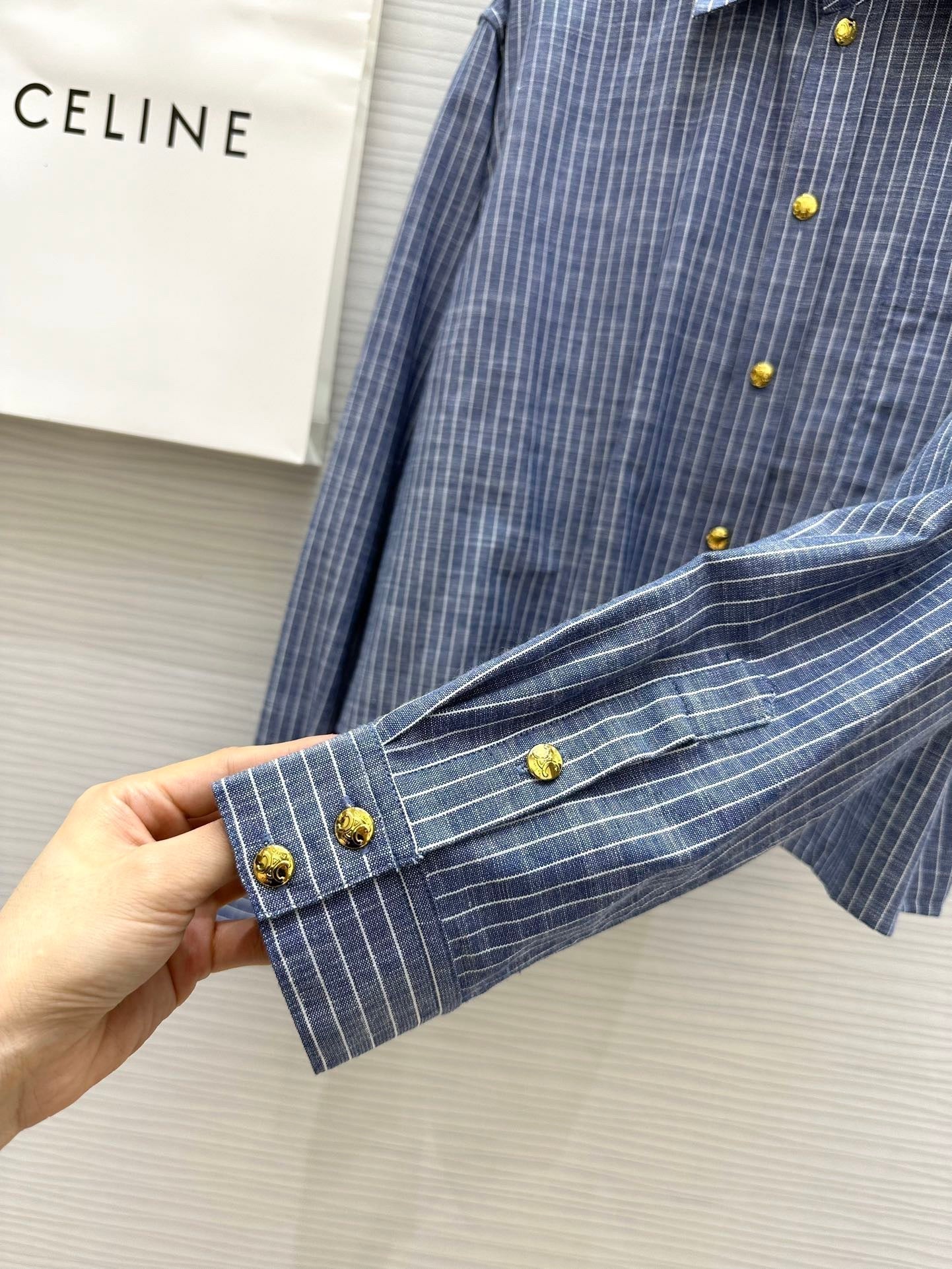 Gestricktes Hemd aus Denim-Baumwolle