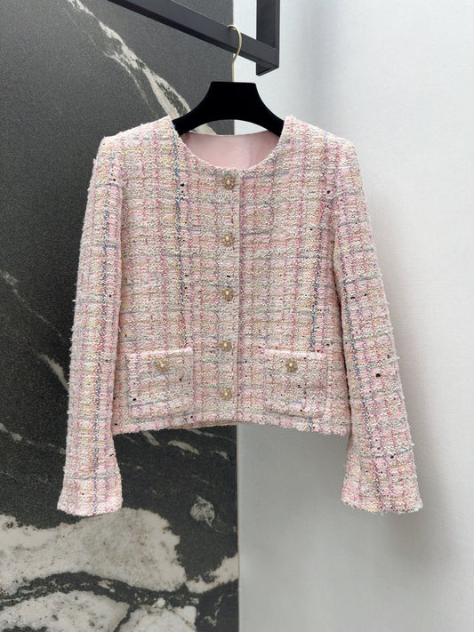 Chaqueta de rayas rosas en contraste