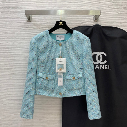 Jacke im Chanel-Stil in Seeblau