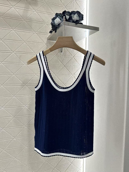 Kontrastfarbene Strickhosenträger