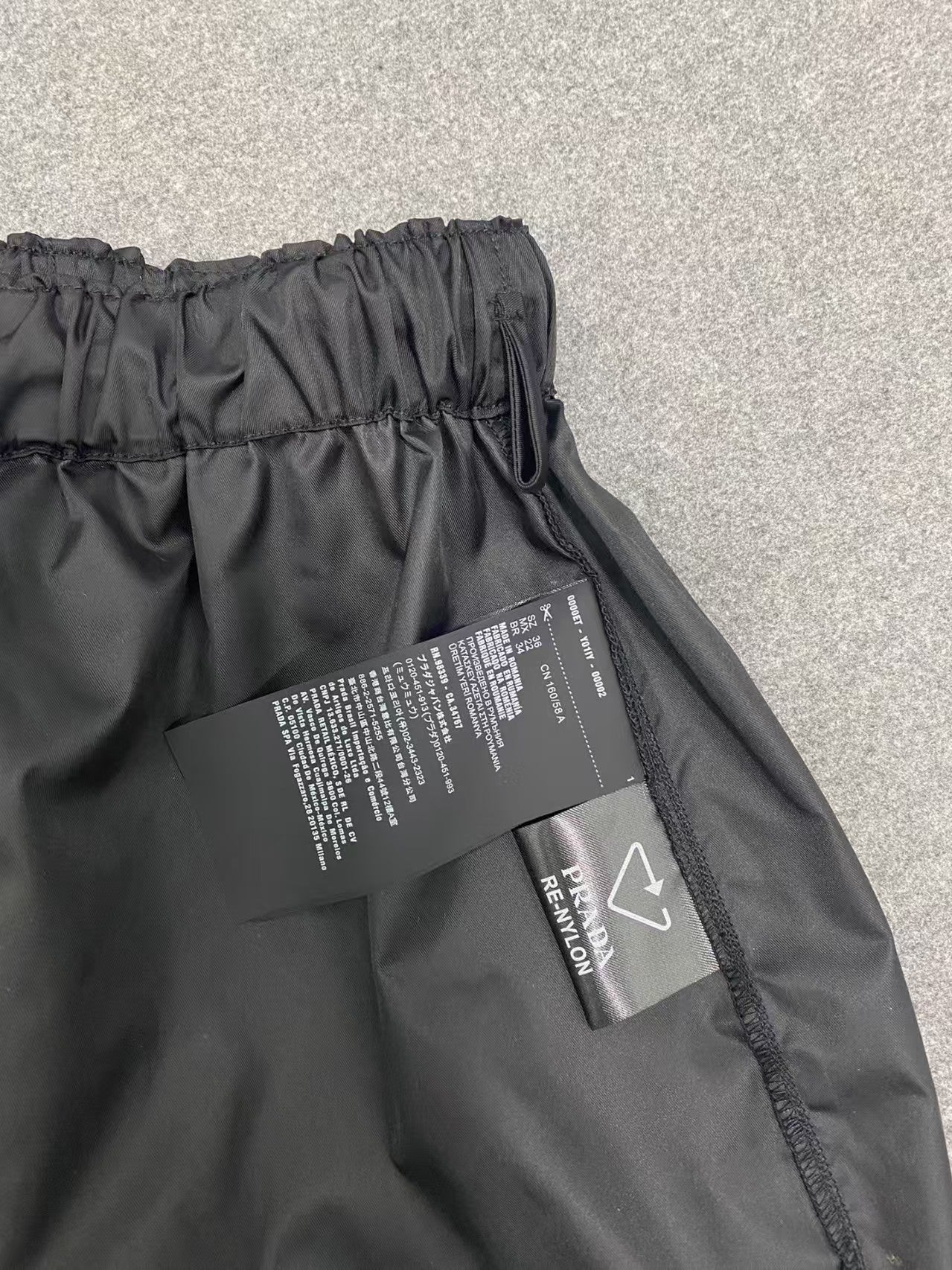 Women's ๐ฅ๐ฒ ๐ก๐๐น๐ผ๐ป Recycled Nylon Shorts ๐ค