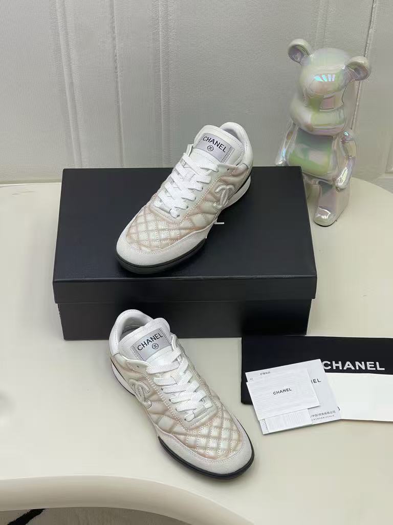 Casual shoes