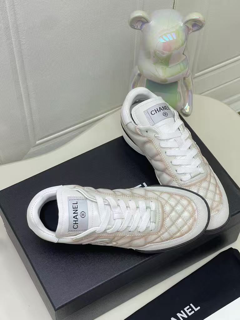 Casual shoes