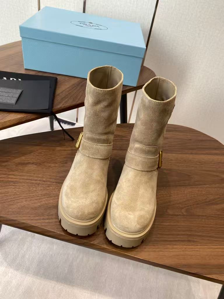 Classic slip-on boots for women