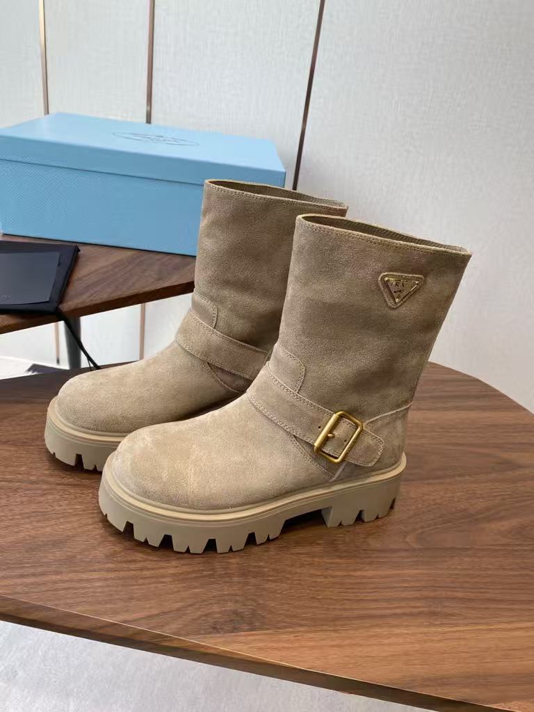 Classic slip-on boots for women