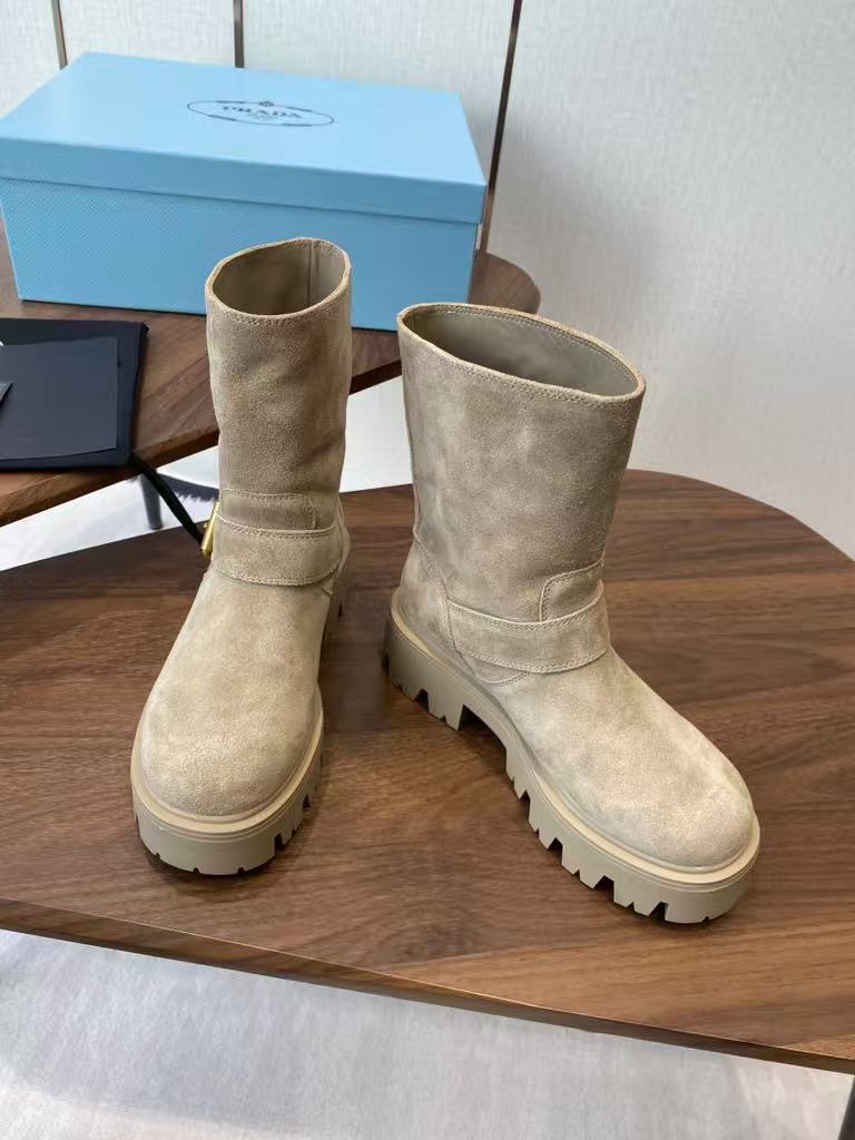 Classic slip-on boots for women