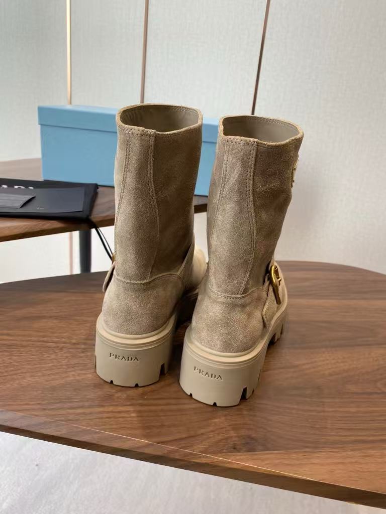 Classic slip-on boots for women