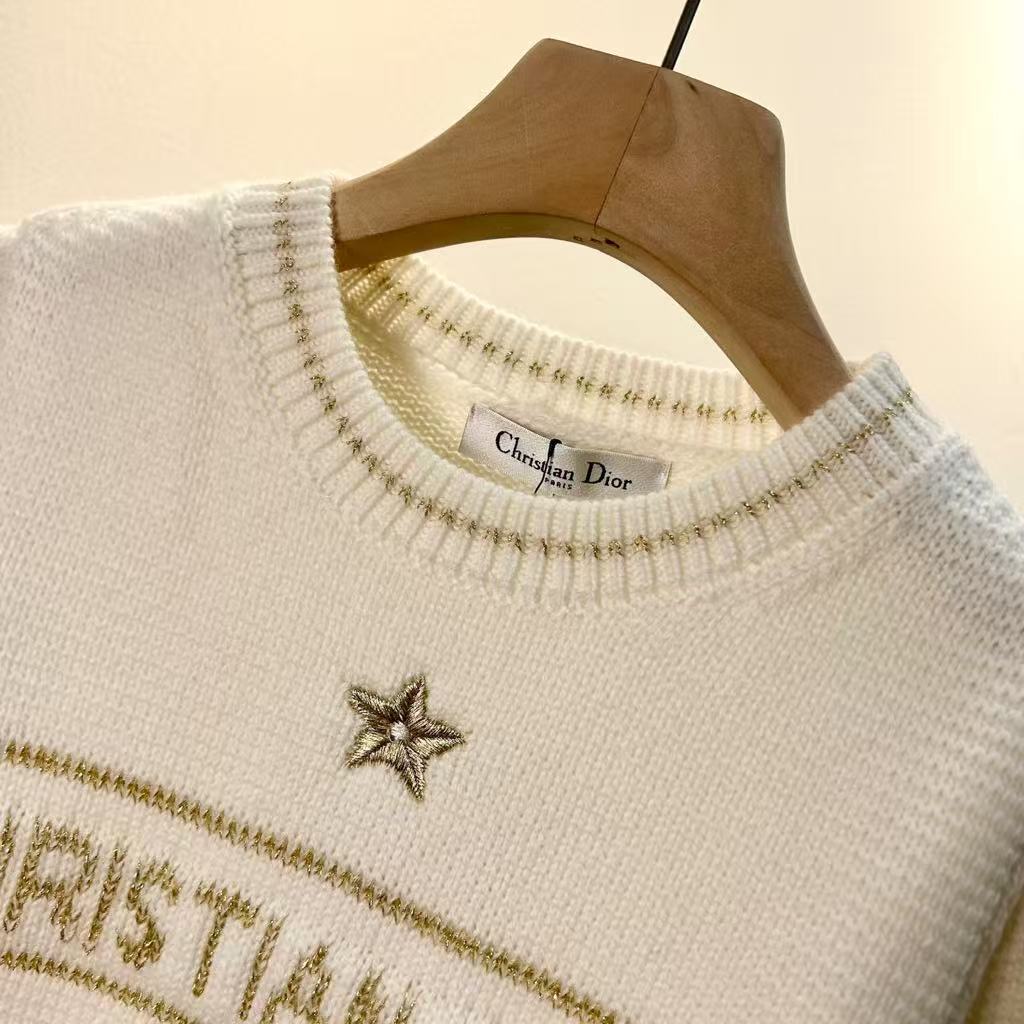 Short-sleeved sweater