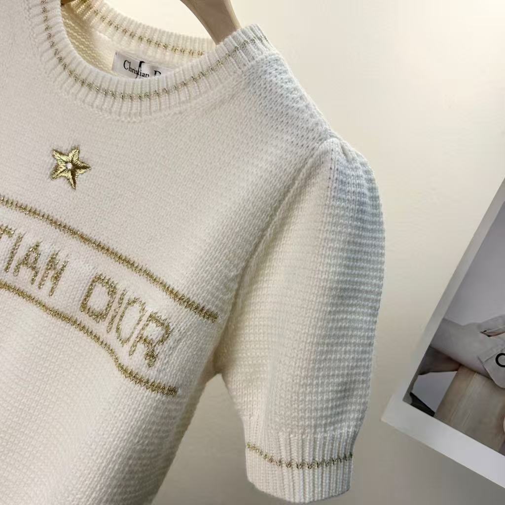 Short-sleeved sweater