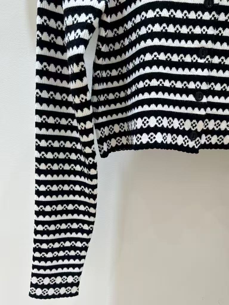 Cropped knit cardigan