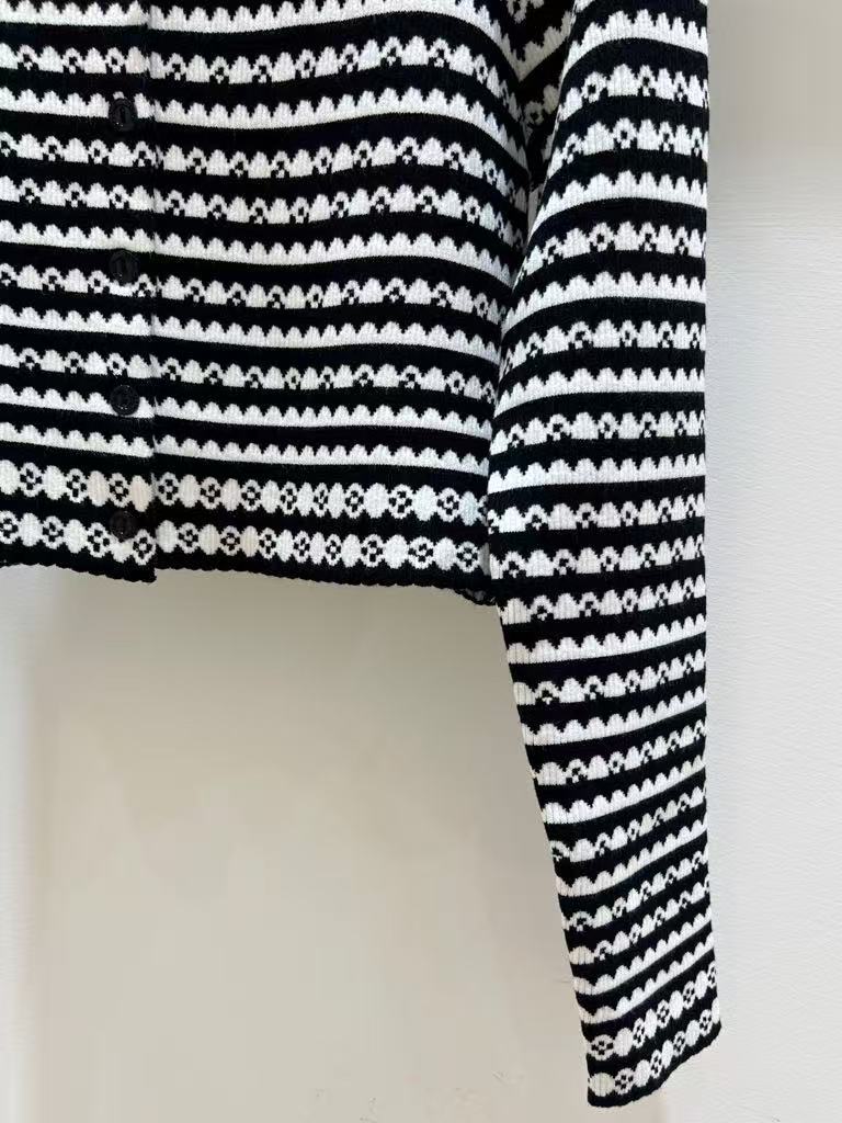 Cropped knit cardigan
