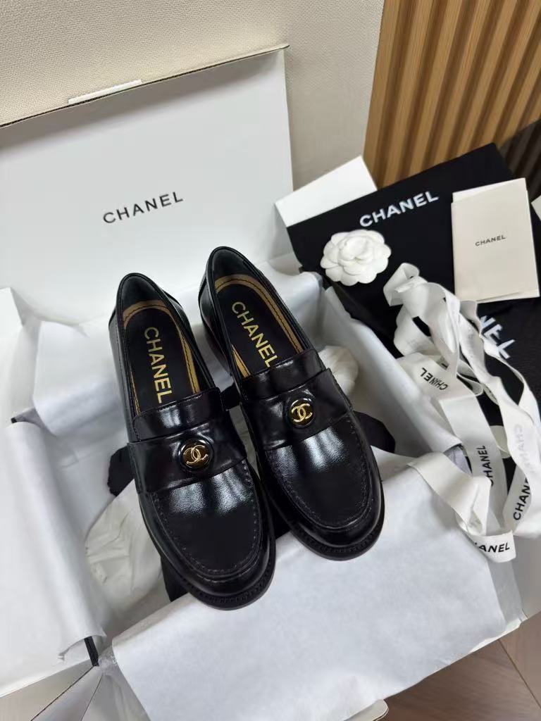 Waxed calfskin loafers