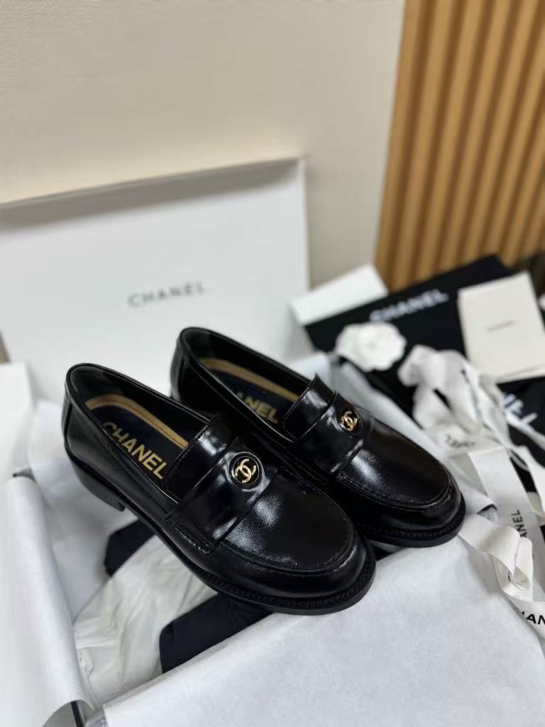 Waxed calfskin loafers