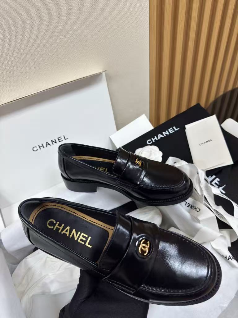 Waxed calfskin loafers