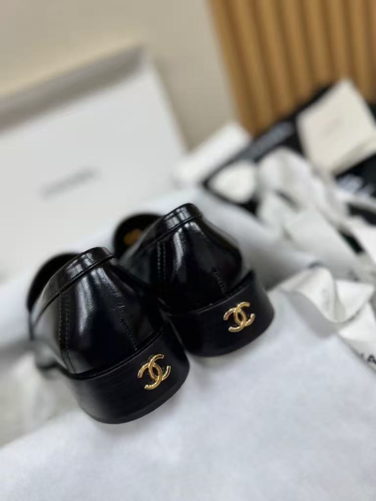 Waxed calfskin loafers