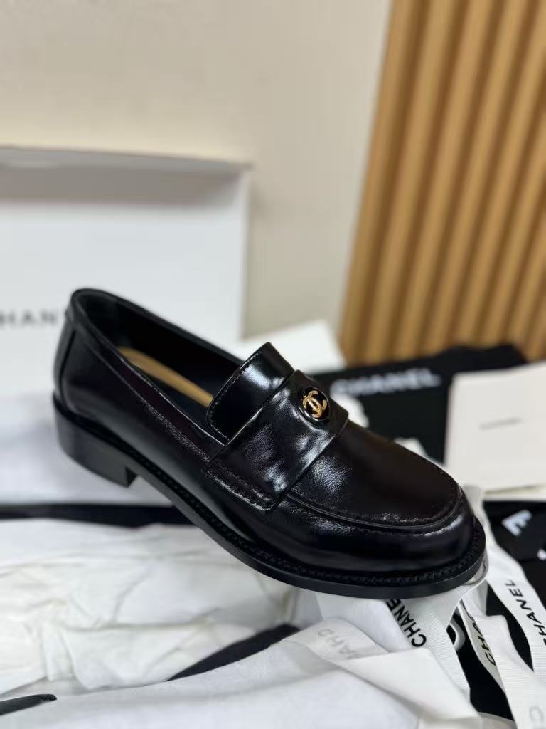 Waxed calfskin loafers
