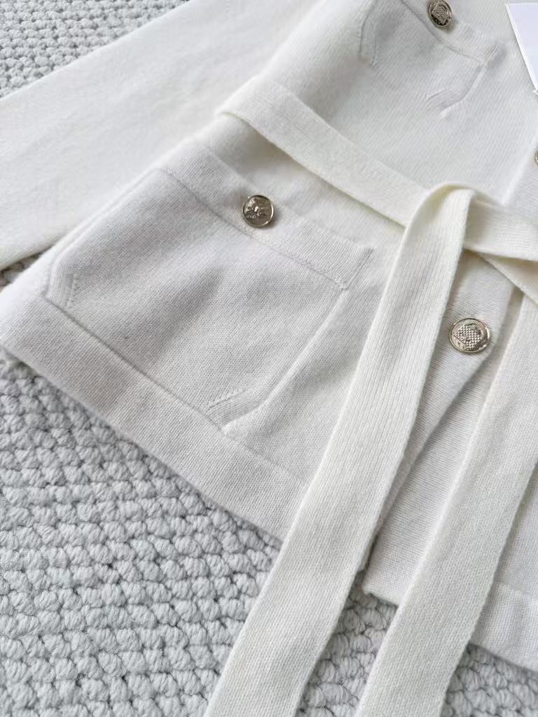 Lace-up knitted cardigan