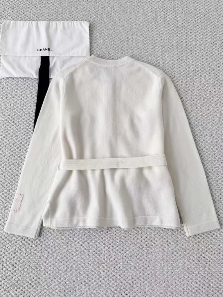 Lace-up knitted cardigan