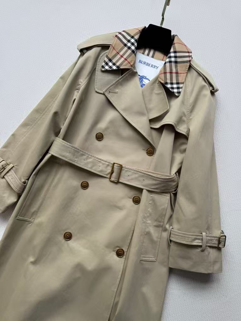 A new style of trench coat in the iconic Castleford fit.