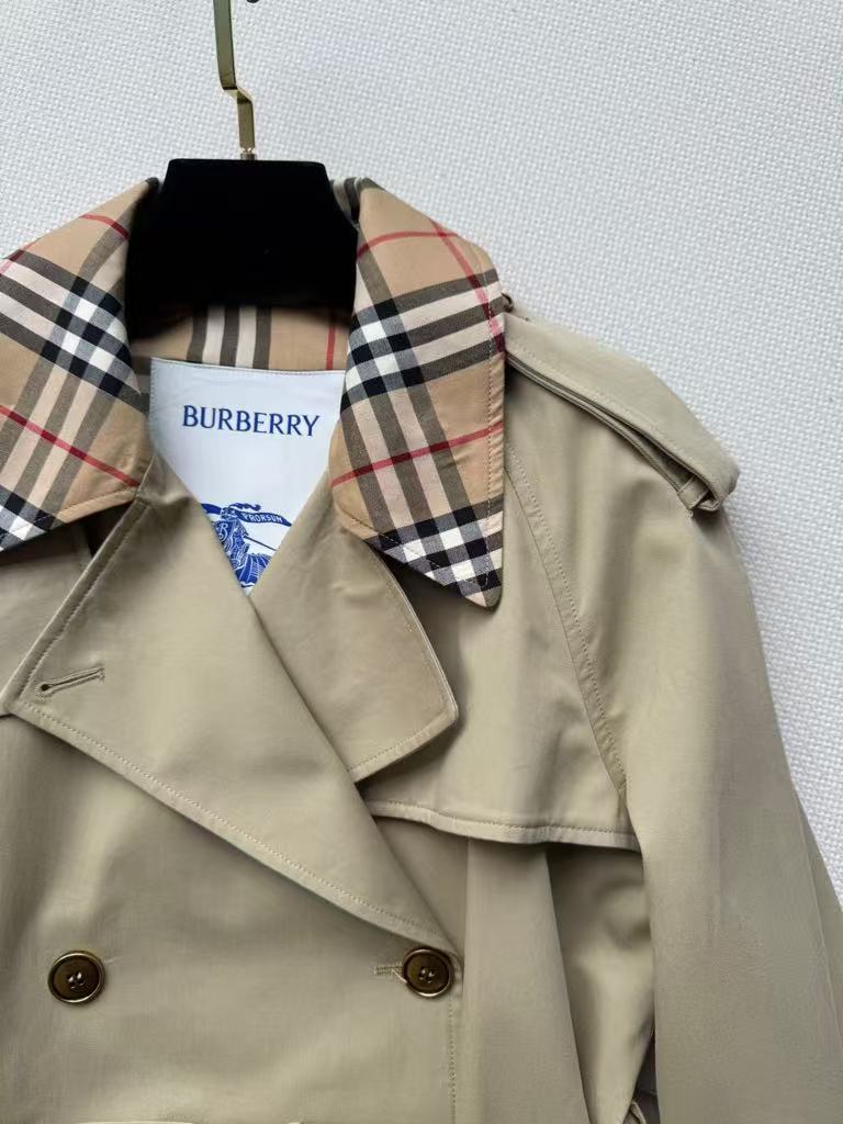 A new style of trench coat in the iconic Castleford fit.