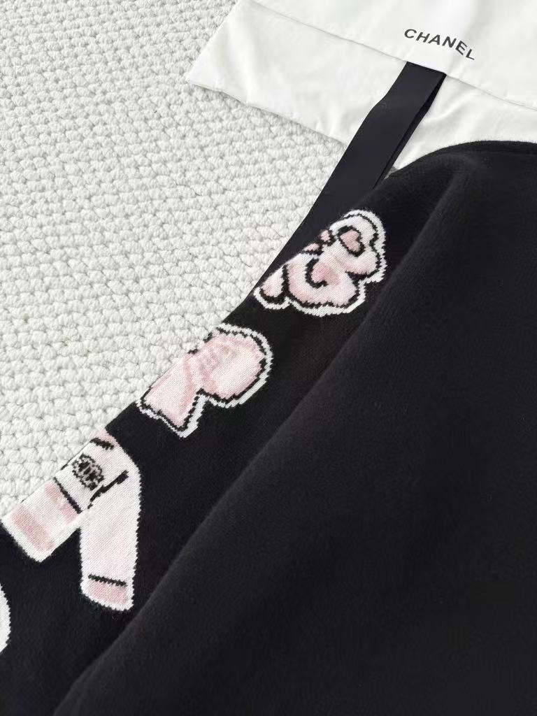 Cartoon girl pattern knitted cardigan