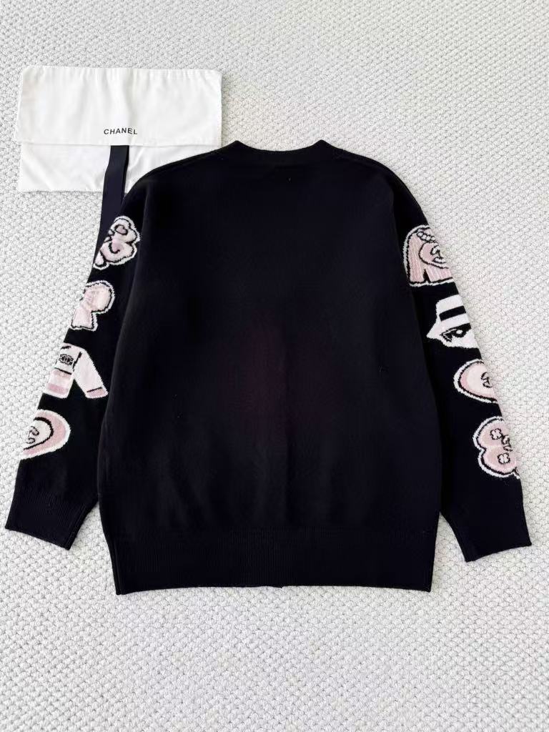 Cartoon girl pattern knitted cardigan