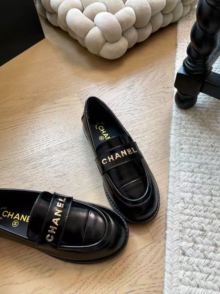 New style loafers with fur lining