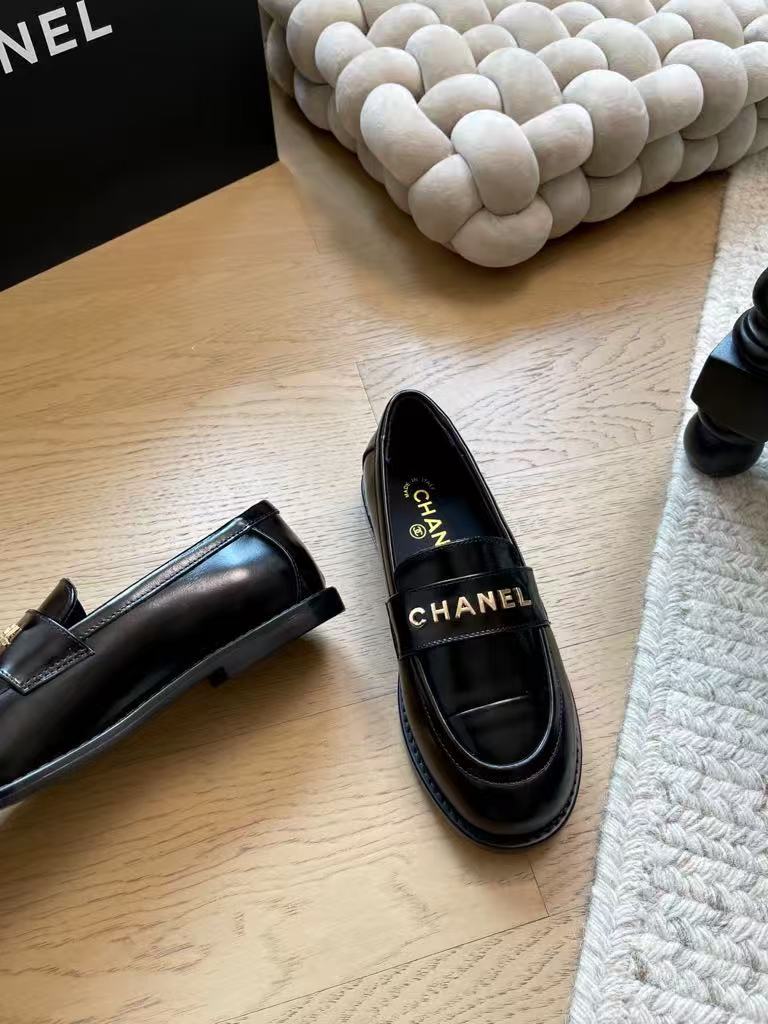New style loafers with fur lining