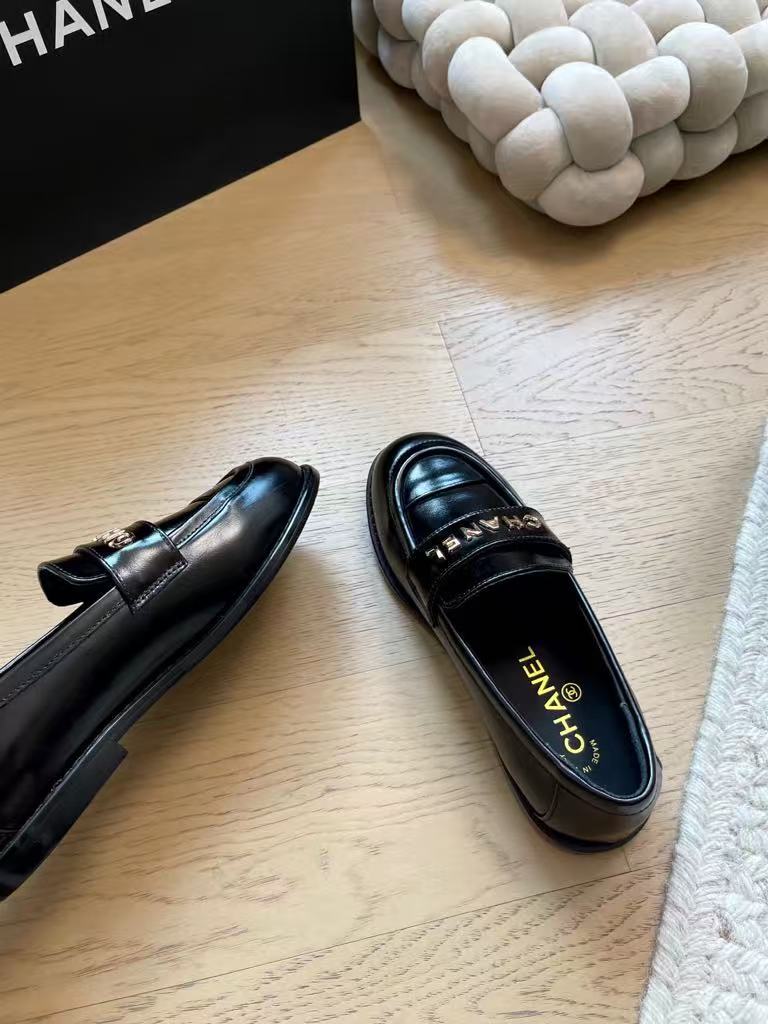 New style loafers with fur lining