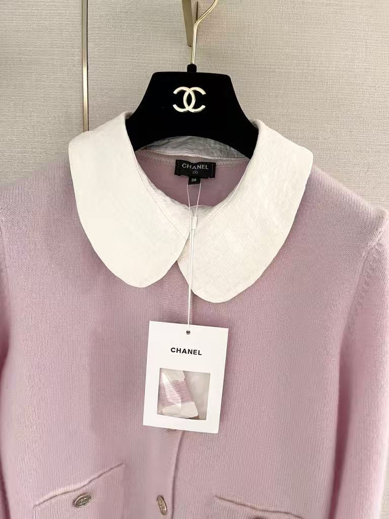A knitted cardigan with a detachable jacquard collar!