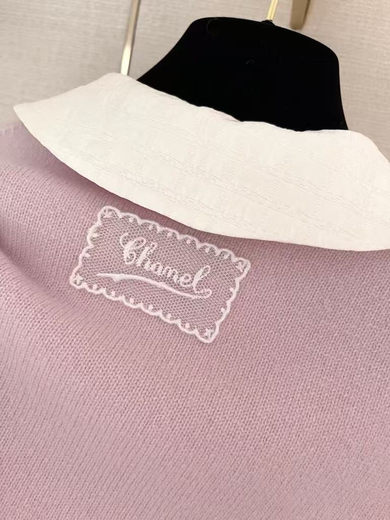 A knitted cardigan with a detachable jacquard collar!
