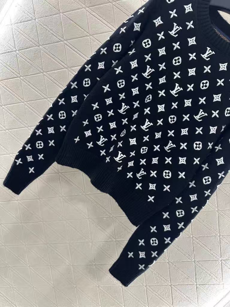 Embroidered jacquard pullover sweater