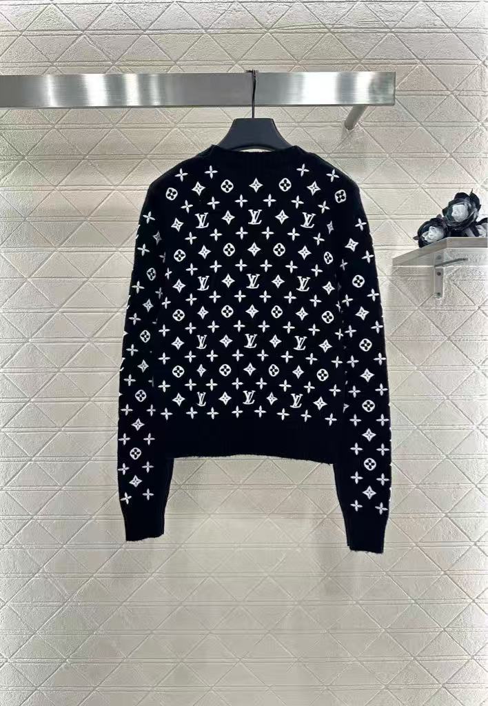 Embroidered jacquard pullover sweater