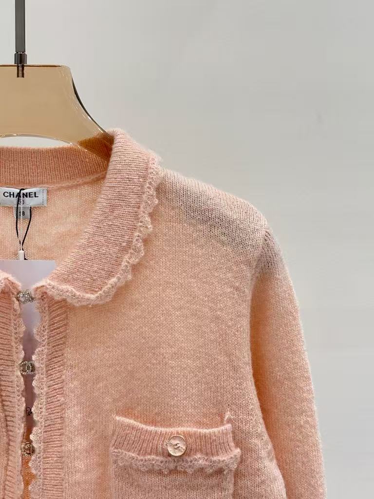 Lapel hand-crocheted hollow letter logo diamond-studded simple Chanel style knitted cardigan
