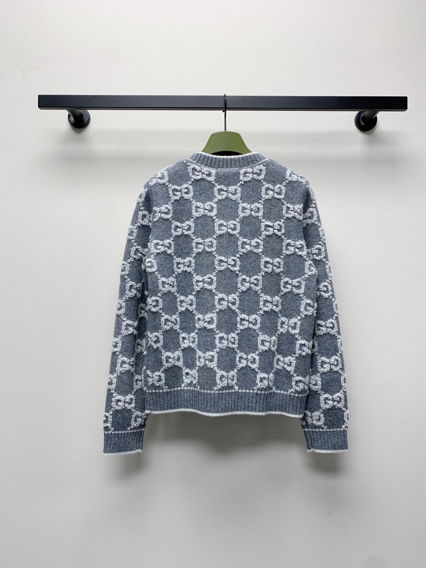 New autumn and winter round neck custom buttoned three-dimensional pattern double G knitted sweater cardigan