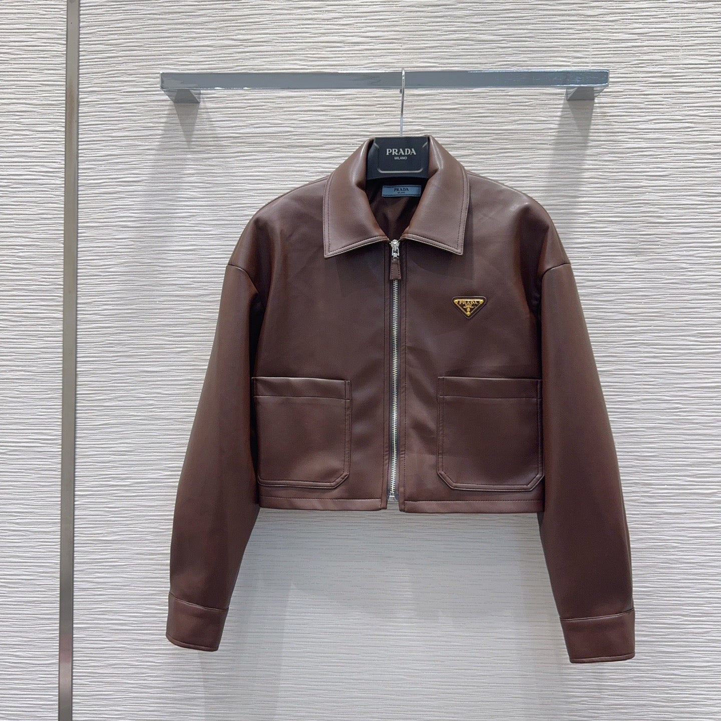 Nueva chaqueta de cuero con cremallera
