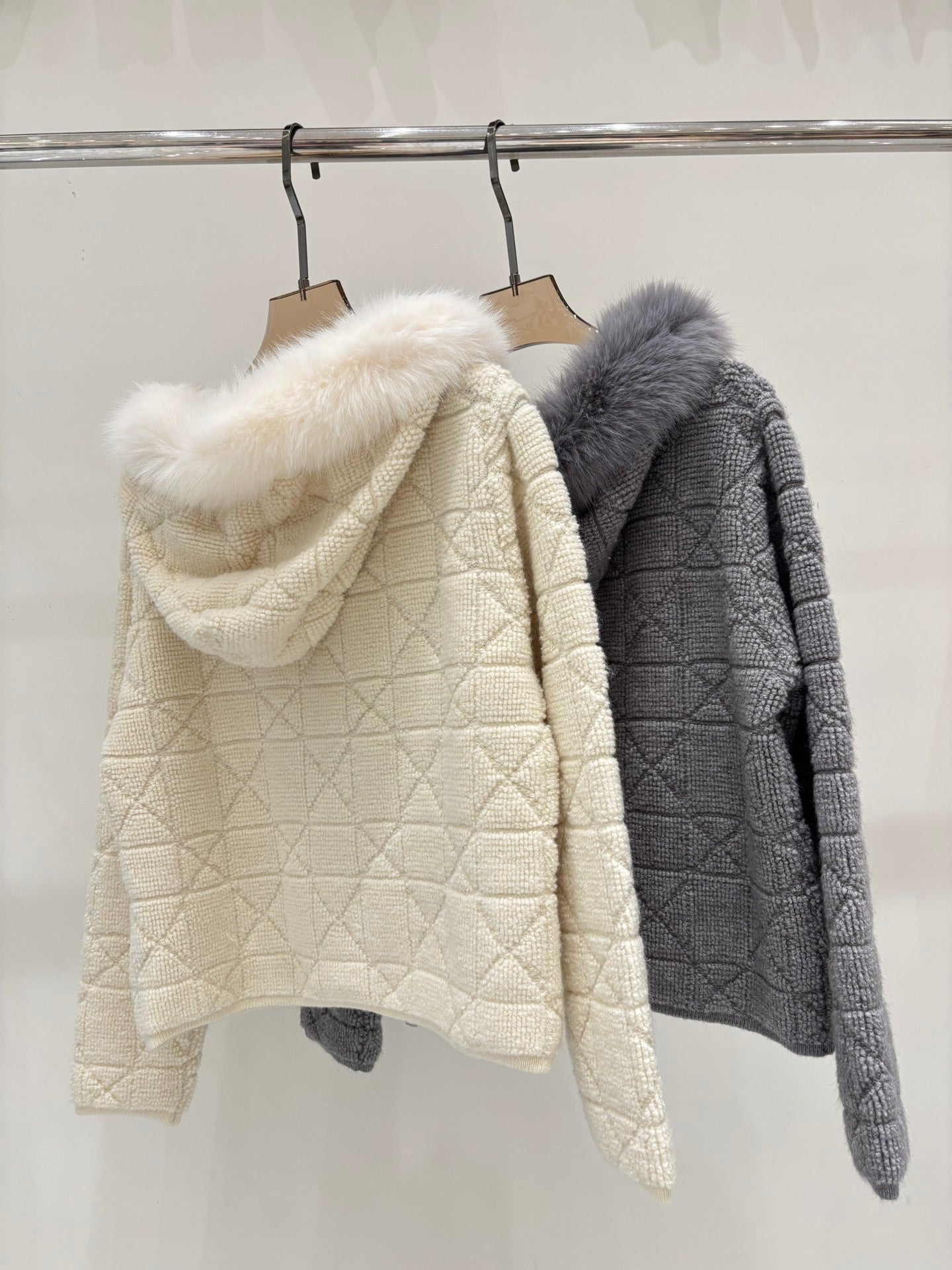 25 Early Autumn New Style Hooded Diamond Pattern Simple Knit Cardigan