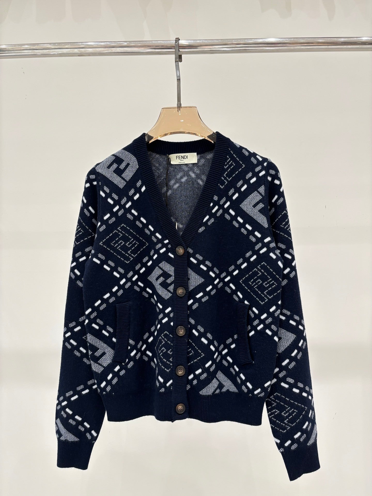 New V-neck casual cardigan with letter diamond pattern