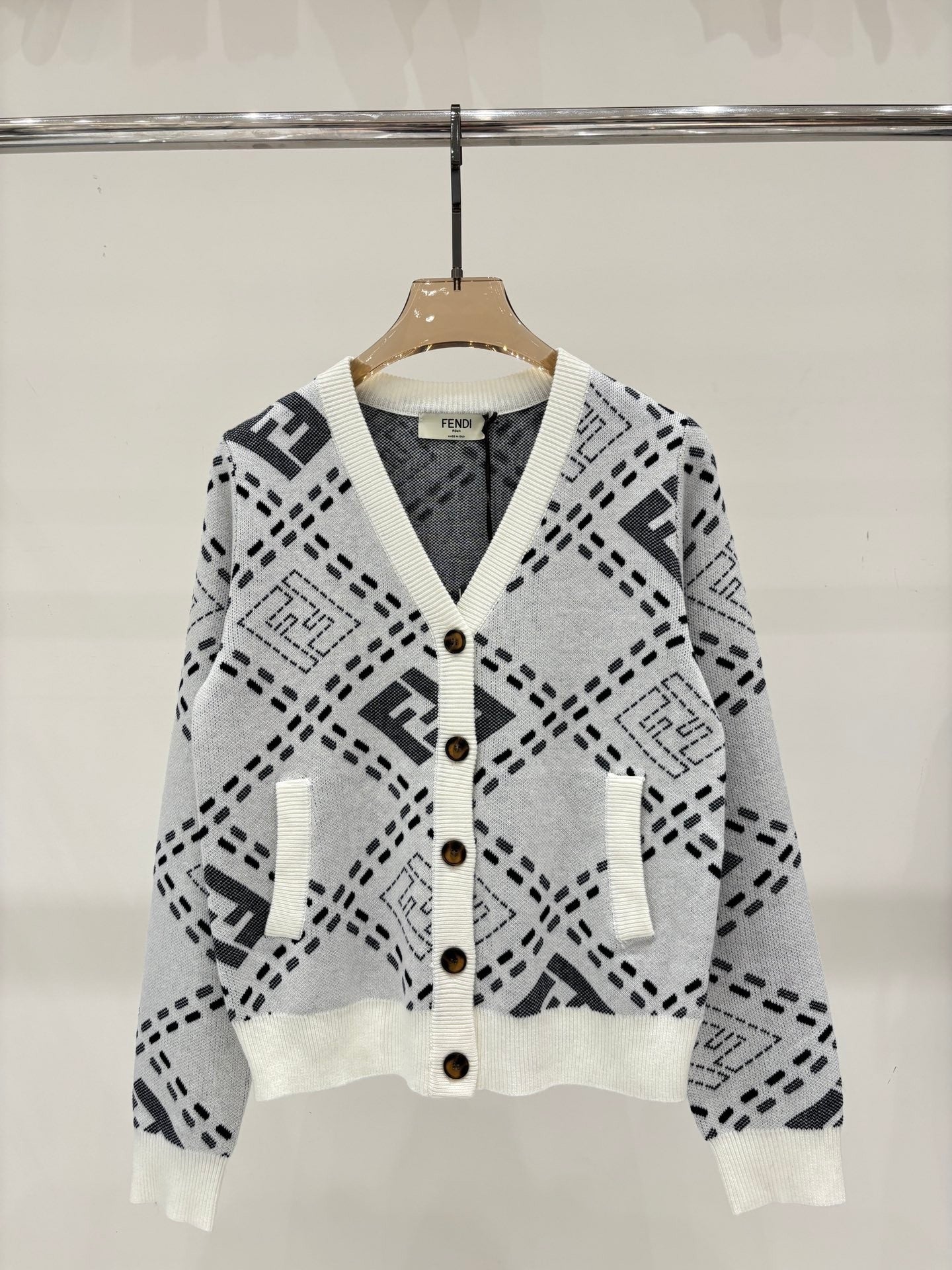 New V-neck casual cardigan with letter diamond pattern