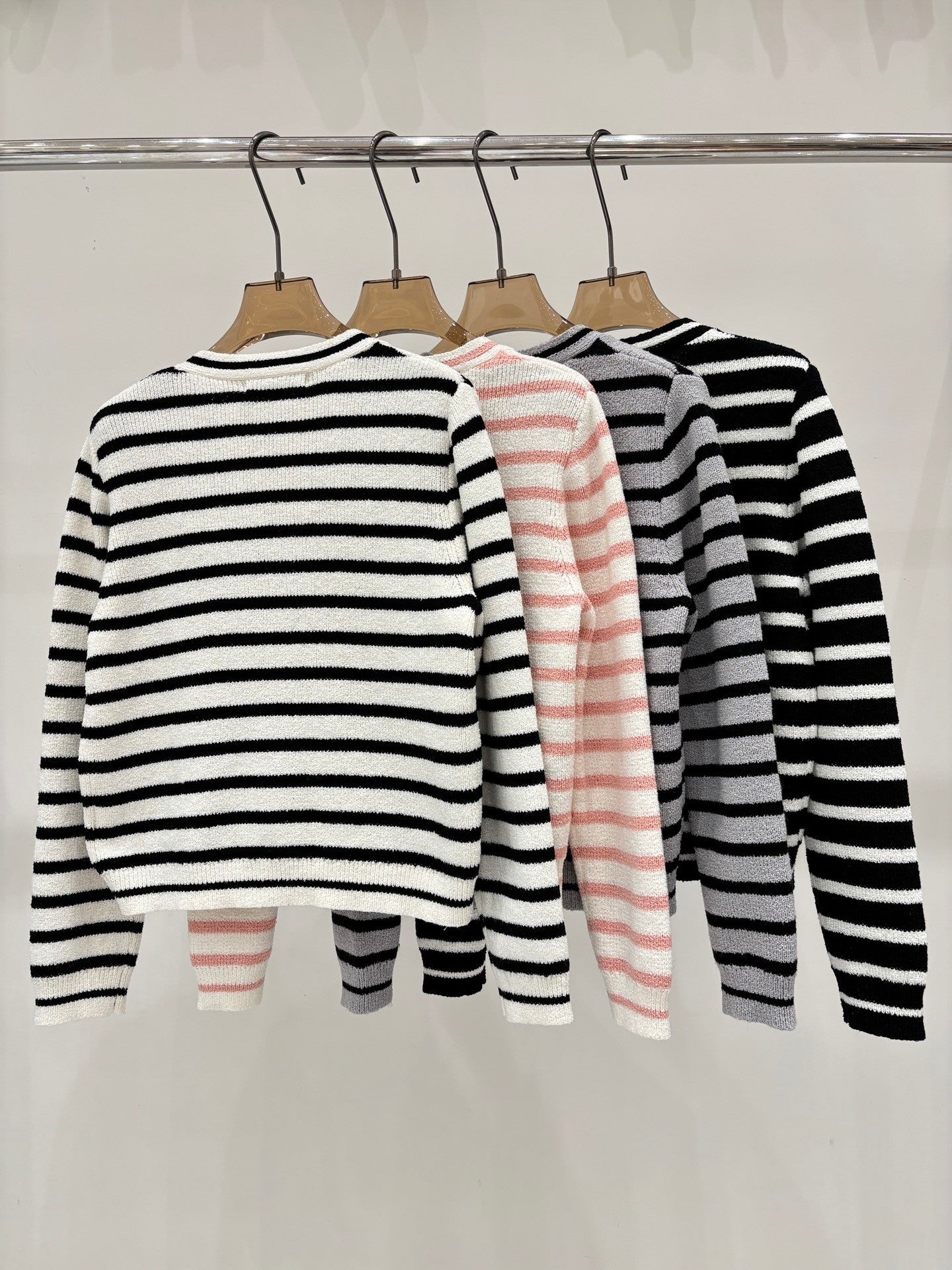 25 Early Autumn New V-neck Letter Striped Casual Knit Cardigan